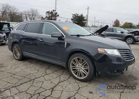 2017 Lincoln Mkt z USA, uszkodzony, nr VIN 2LMHJ5AT8HBL01048